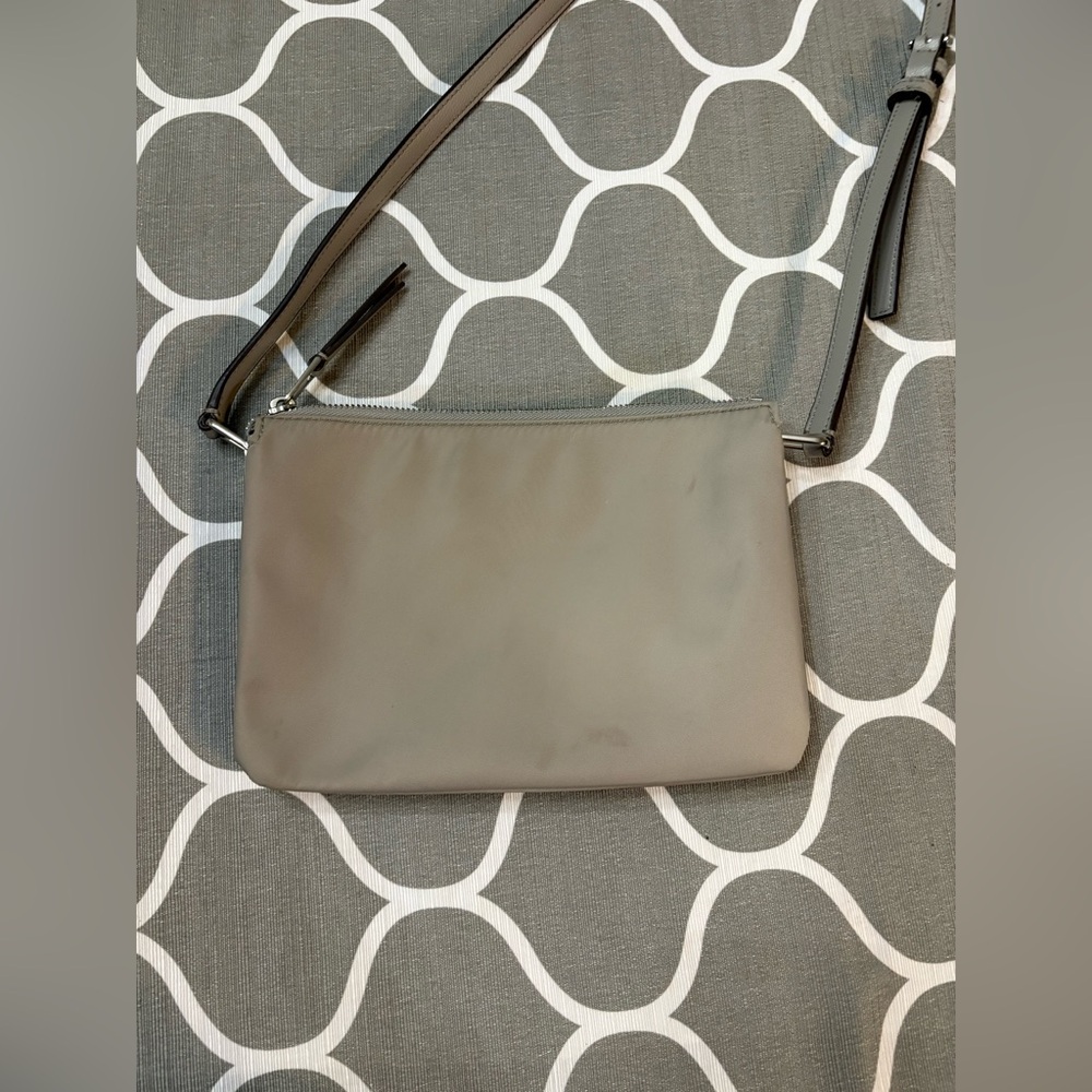 KATE SPADE Madelyne Wilson Road Triple Gusset Nylon & Leather Crossbody Purse - Picture 5 of 9